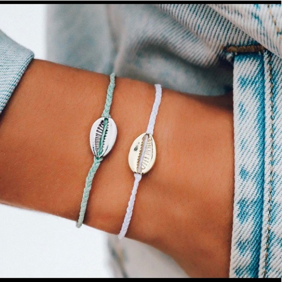 NEW - PURA VITA COSTA COWRIE SILVER BRACELET. Color: White. BUNDLE TO SAVE!! - Picture 4 of 12